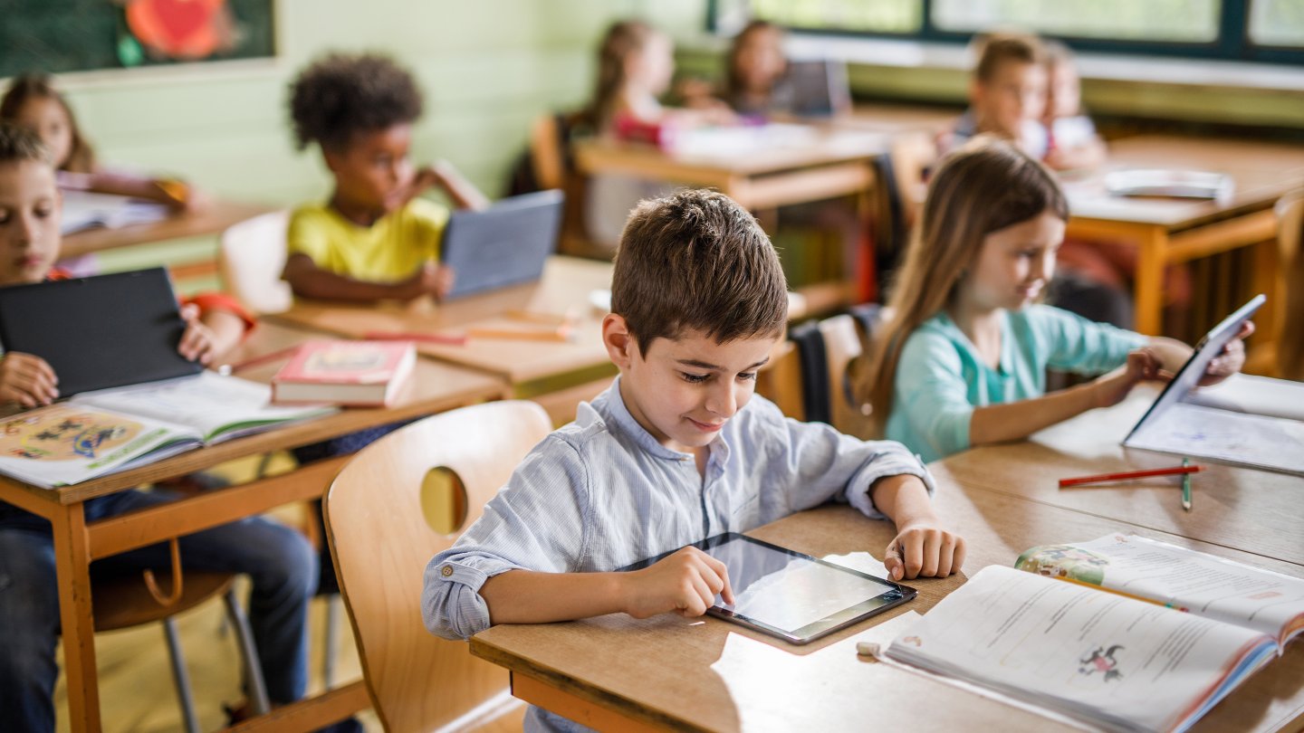 5 Ways to Proactively Manage Students’ Tablets and Laptops in ...