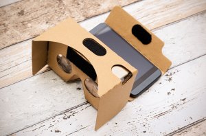 Google Cardboard headset