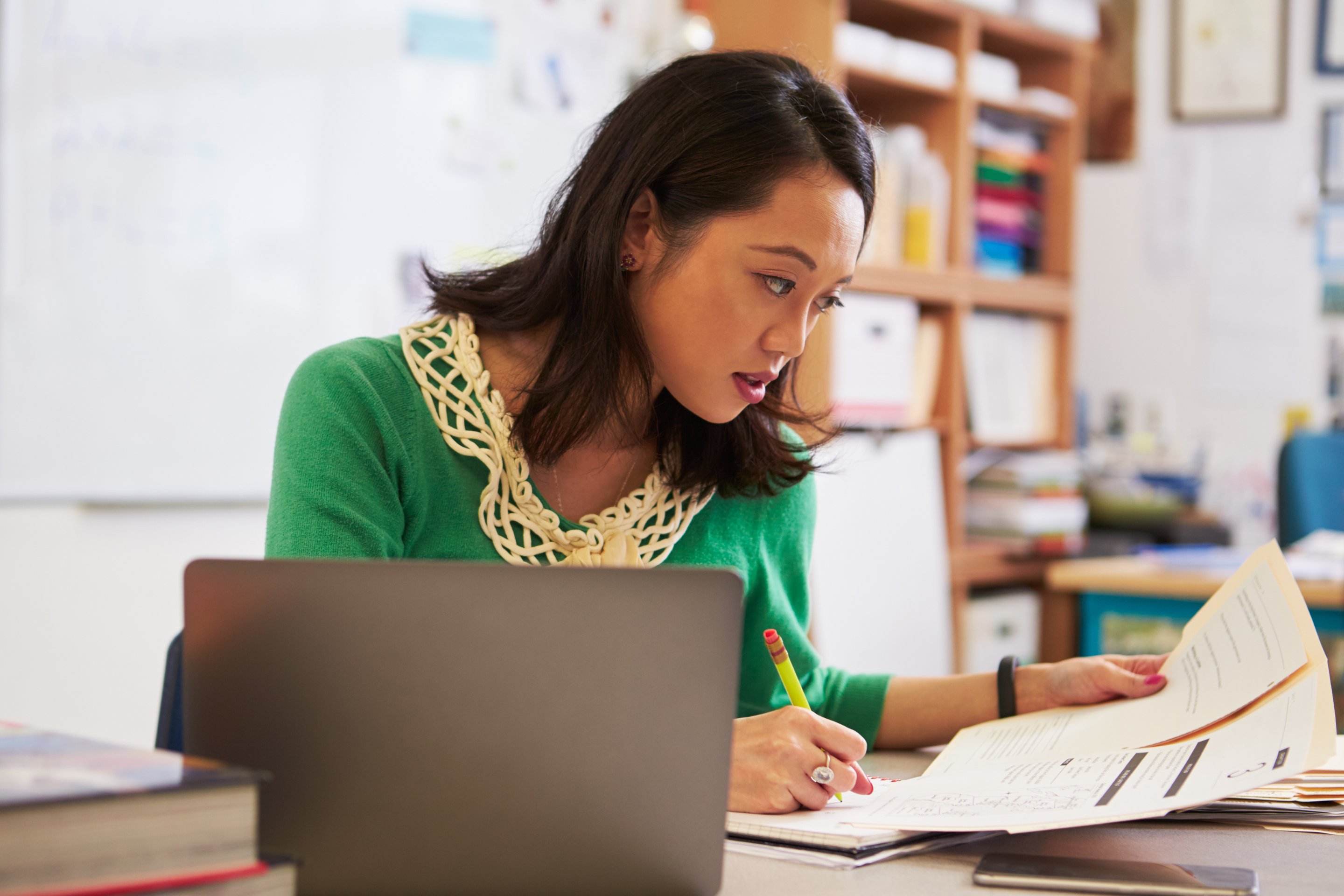 Desk shortage forces parents, students to get creative at home