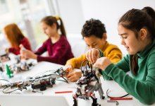 Photo of middle school students STEM