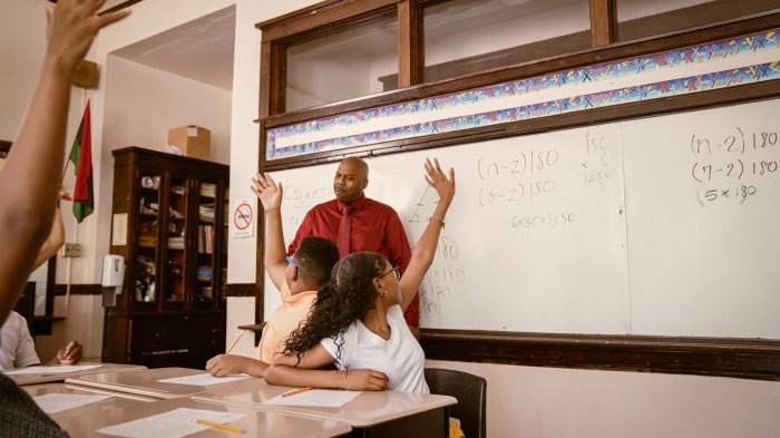 Collaborative Talk Protocols That Get All Students Talking in Class Discussions | Edutopia